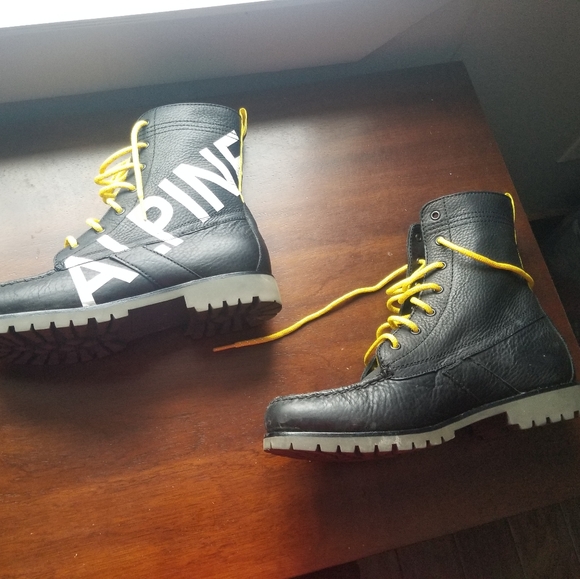 Shoes - Picture 2 of 4